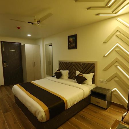 Hotel D Silverleaf Лакхнау Экстерьер фото
